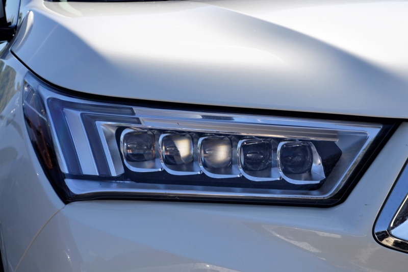 concession-CHATEAUVIEUX-min_acura-headlamp-2834131